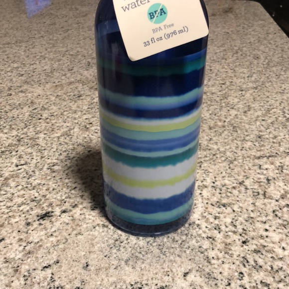 NWT Water Bottles Reusable Size 33 ounce (Lot of 3) - Picture 9 of 12